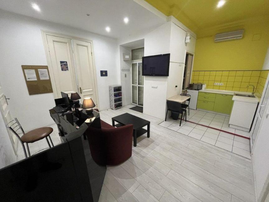 Friends Hostel Киев Экстерьер фото